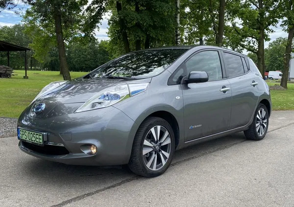 Nissan Leaf cena 53900 przebieg: 65000, rok produkcji 2017 z Dęblin małe 596